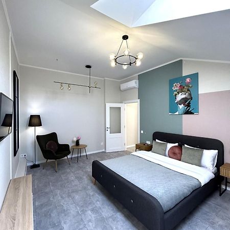 Modern Apartment, 5Mins To Rynok Square 利沃夫 外观 照片