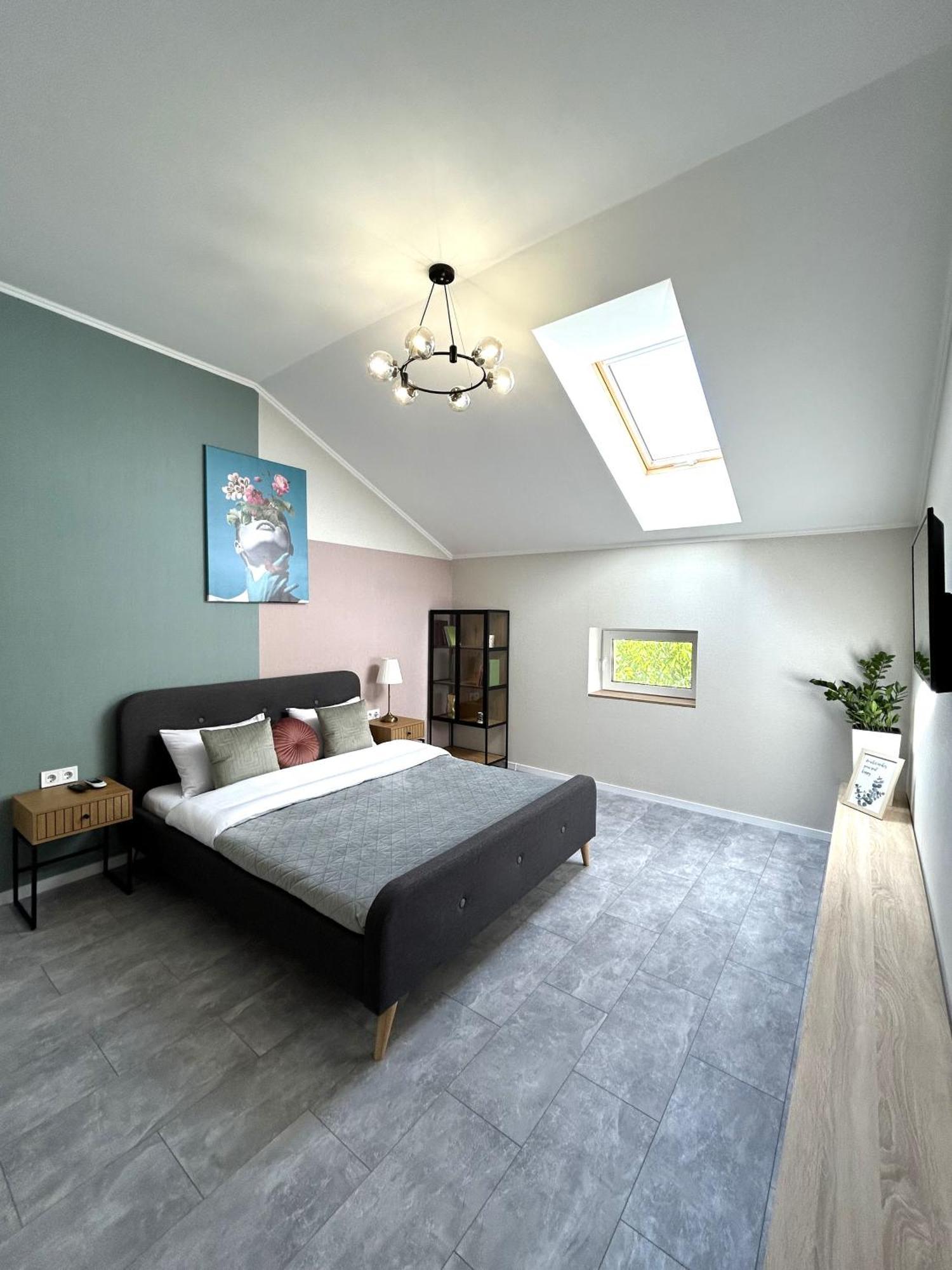 Modern Apartment, 5Mins To Rynok Square 利沃夫 外观 照片